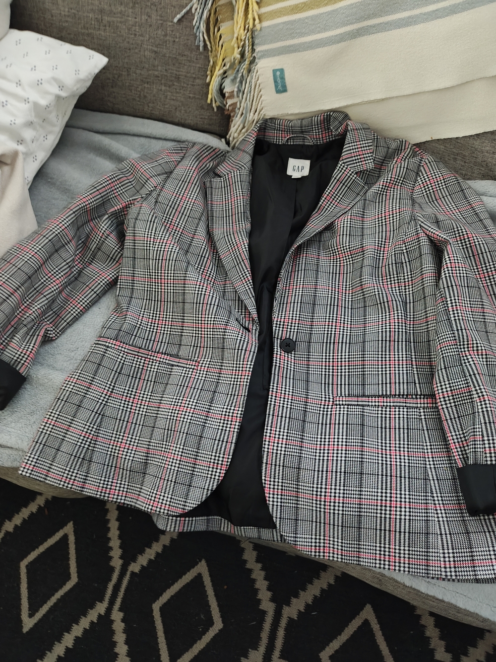 GAP Gray Glen Plaid Blazer with Pink Windowpane